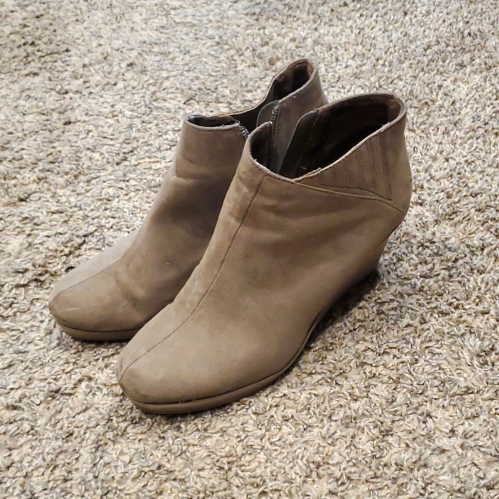 Tan seude wedge booties EUC